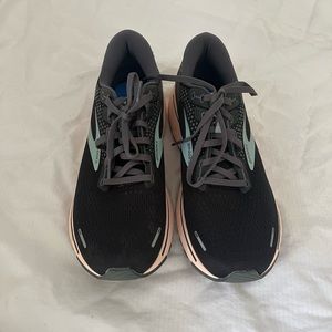 Brooks sneakers